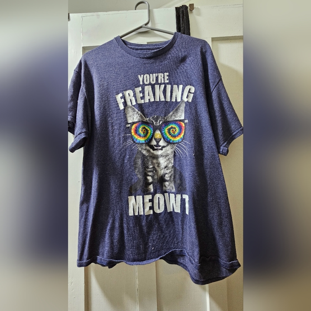 Men's size large cat tshirt